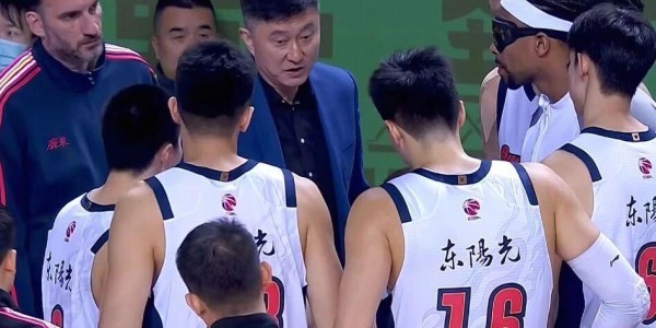 九游下载-CBA排名大变！上海失榜首，广东大胜辽宁完败 北京止颓山东七连胜