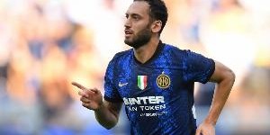 恰尔汗奥卢：比赛很均衡米兰有跟我们一样的机会 次回合全力以赴