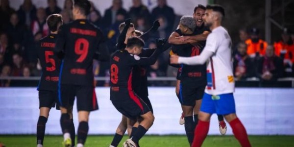 【国王杯】莱万梅开二度，巴萨客场4比0大胜晋级16强