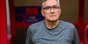 九游下载-沪媒：足协案头已堆满外教简历，但愿这次足协选帅能有所进步