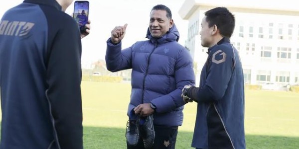 九游体育最新版本-陕西联合新任主教练弗拉泽：追随内心选择陕西 为热情的球迷展现我们的足球风格